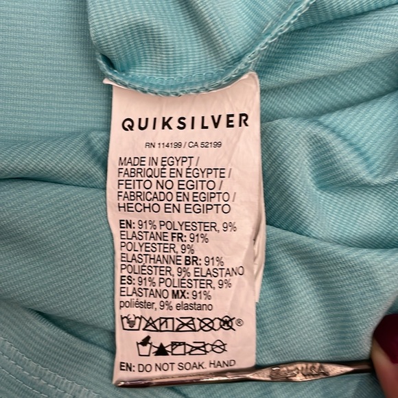 Quiksilver Blue UPF Protection 50+ Long Sleeve Logo Tee Boy's Size Medium -12 - Picture 8 of 10